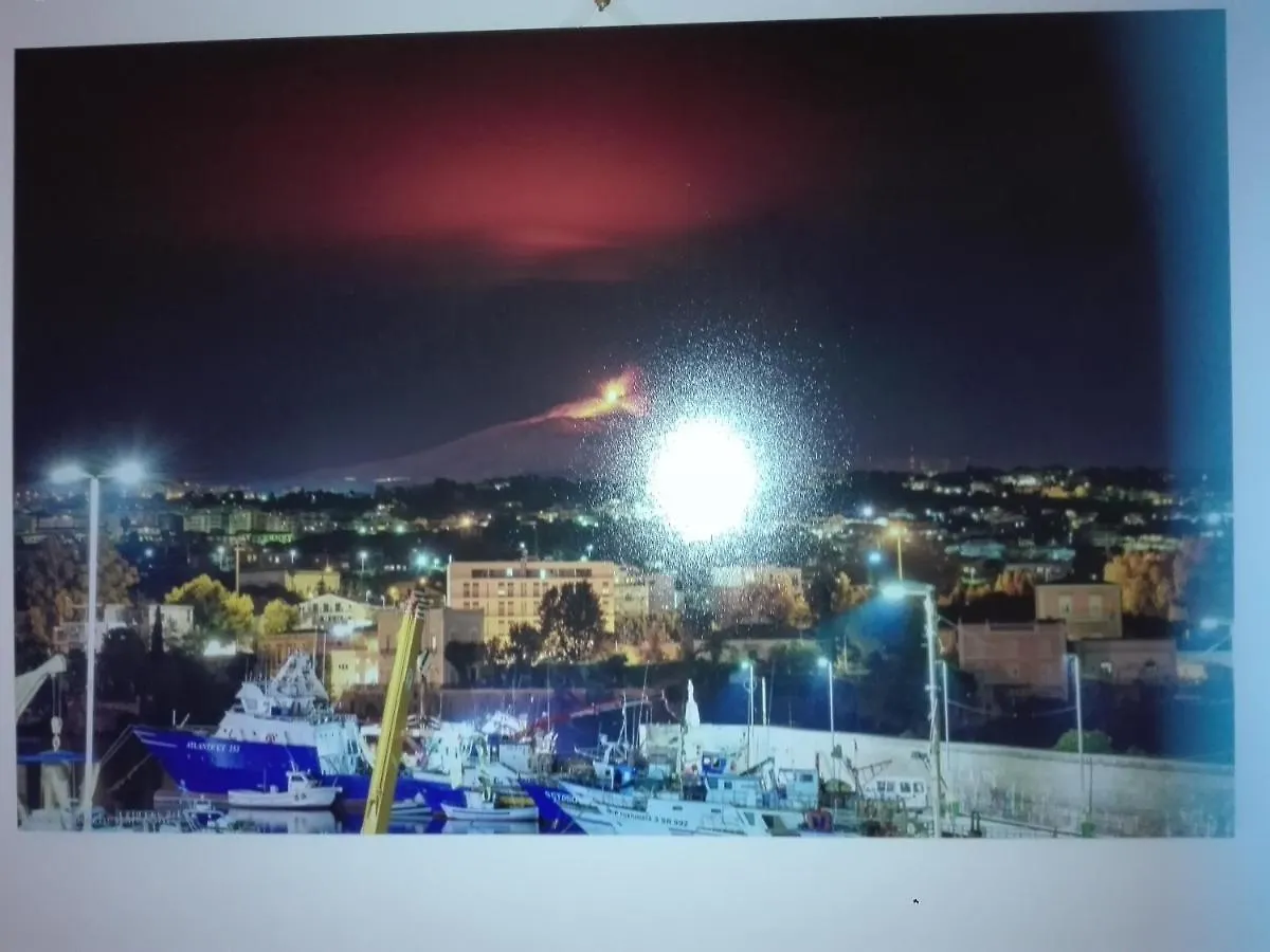 3Acasavacanza Aeroporto di Catania Fontana Rossa Italia