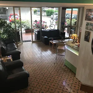 https://hotel-mirella-rimini.emilia-romagnahotels.net
